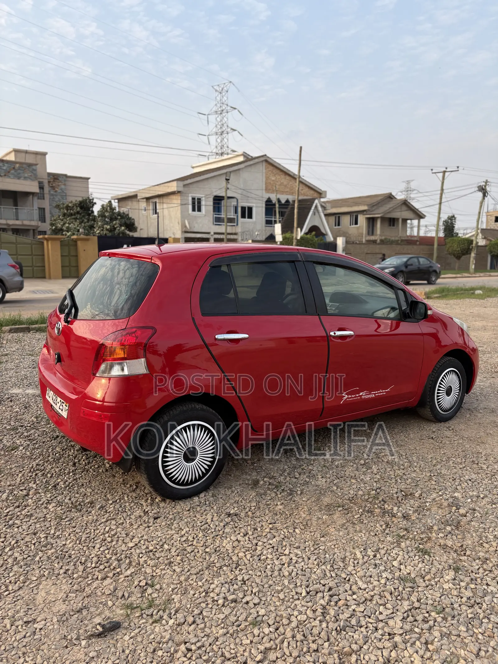 Toyota Vitz 1.3 FWD 5dr 2010 Red