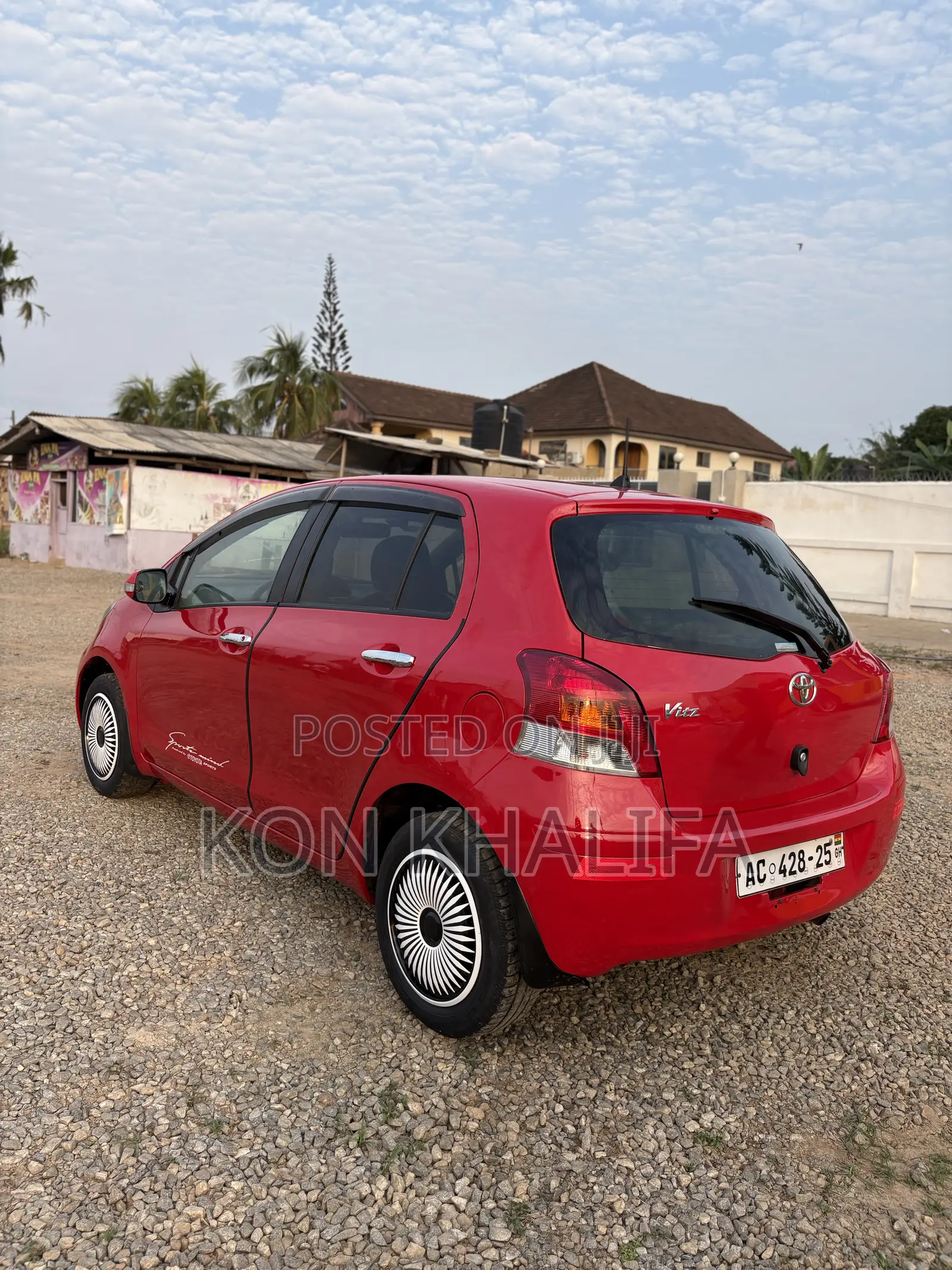 Toyota Vitz 1.3 FWD 5dr 2010 Red