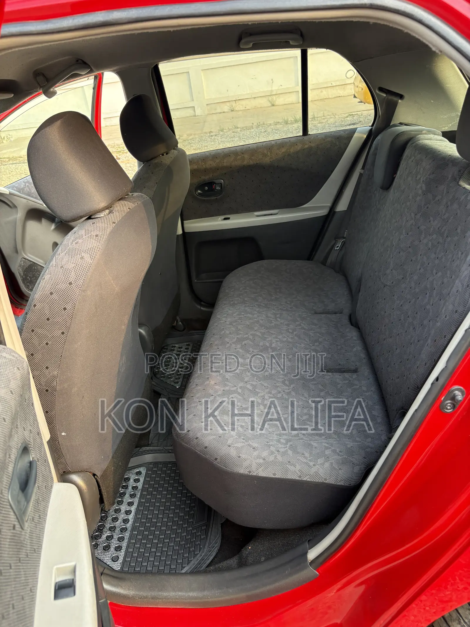 Toyota Vitz 1.3 FWD 5dr 2010 Red