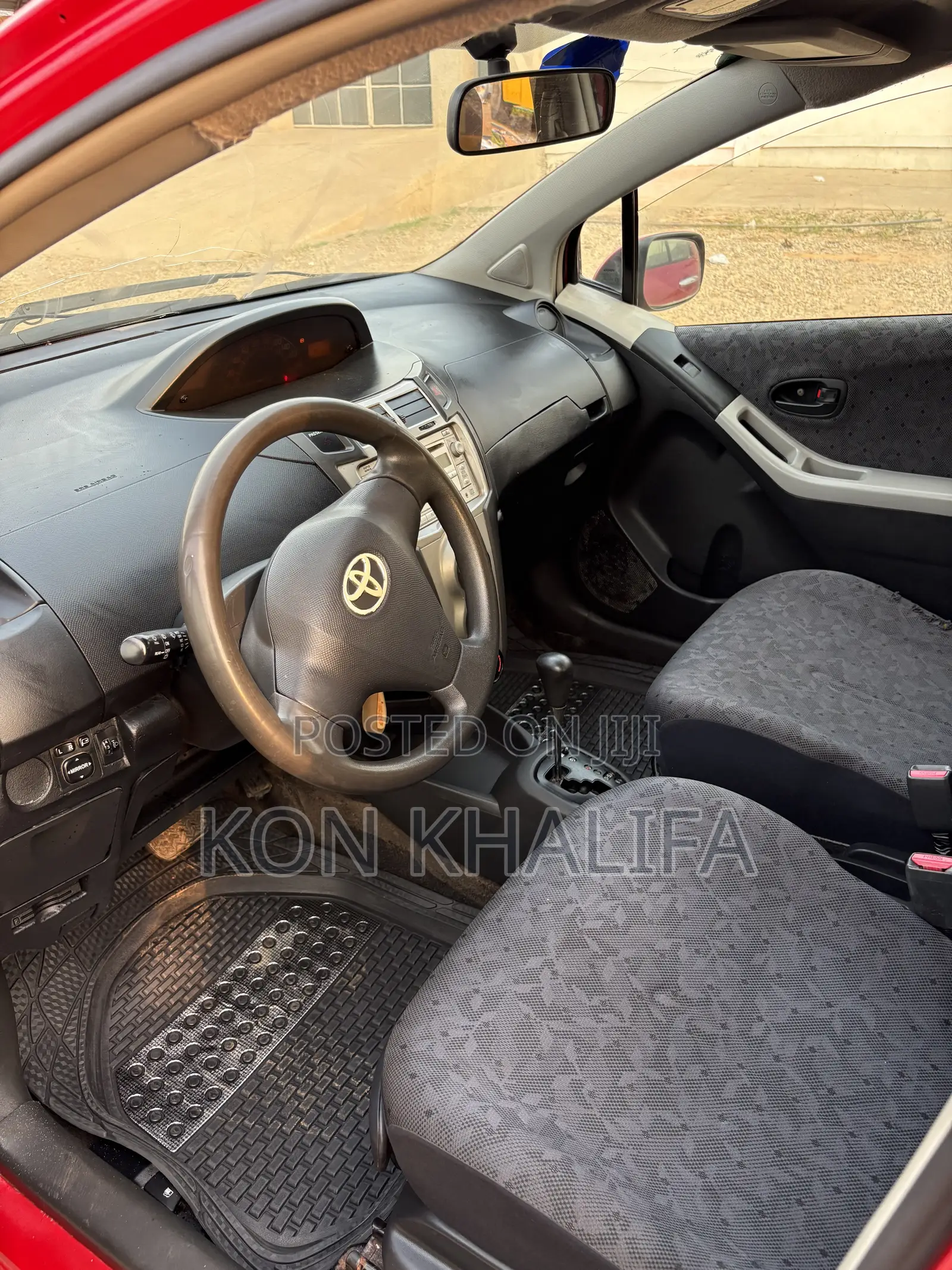 Toyota Vitz 1.3 FWD 5dr 2010 Red