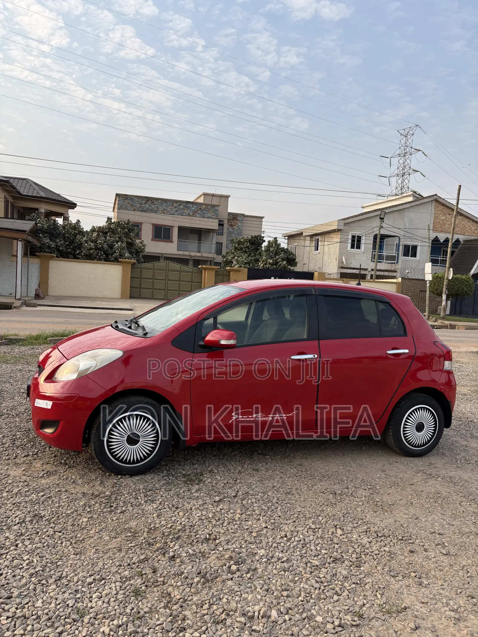 Toyota Vitz 1.3 FWD 5dr 2010 Red