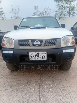 Nissan Hardbody 2016 White