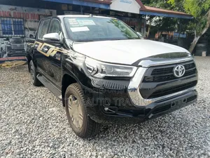 Toyota Hilux 2020 Black