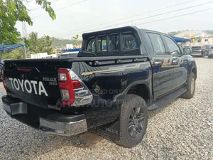 Toyota Hilux 2020 Black
