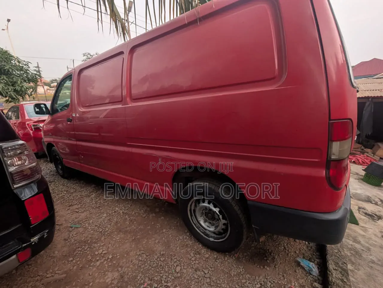 Toyota HiAce 2011 Red