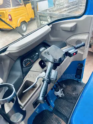 Bajaj RE 2025 Blue