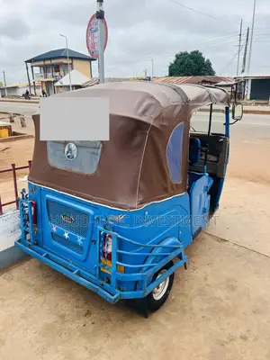Bajaj RE 2025 Blue