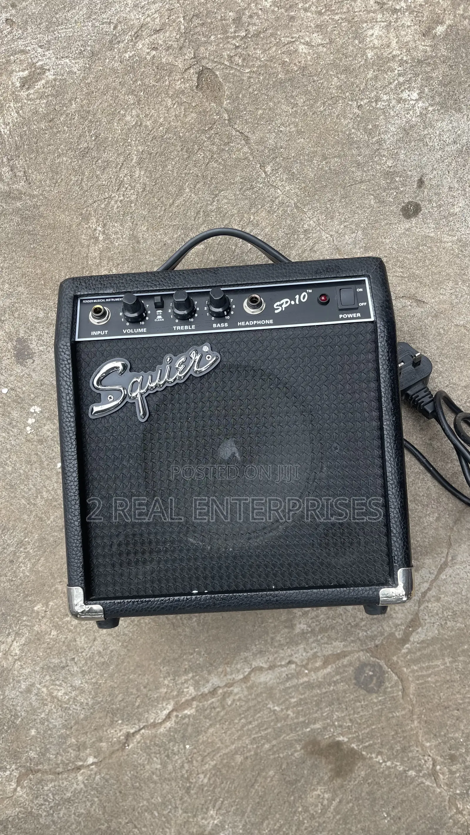 Fender Squier SP-10 Practice Amplifier With 10 Watts of Power.