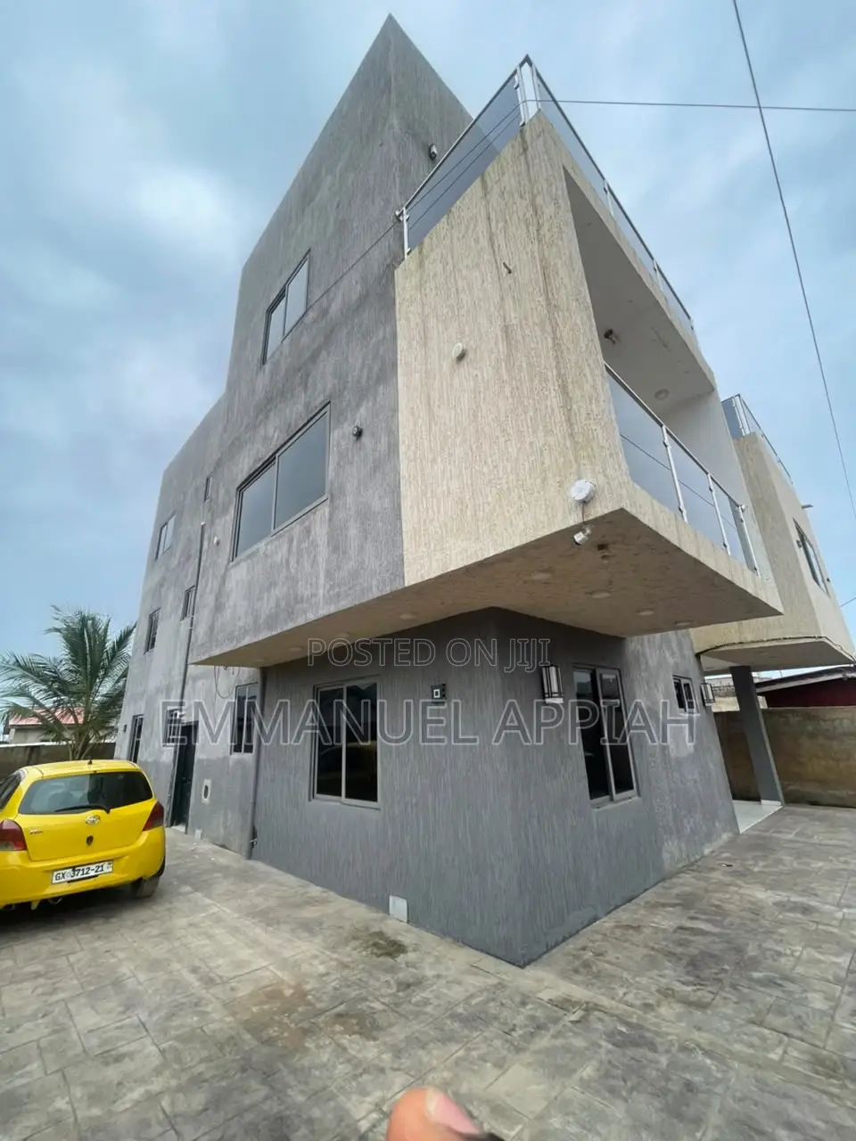 8bdrm House in Tetegu, Accra Metropolitan for sale