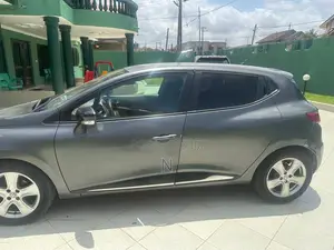 Renault Clio 2017 Gray
