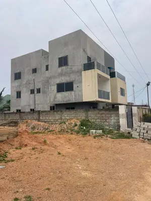 8bdrm House in Tetegu, Accra Metropolitan for sale