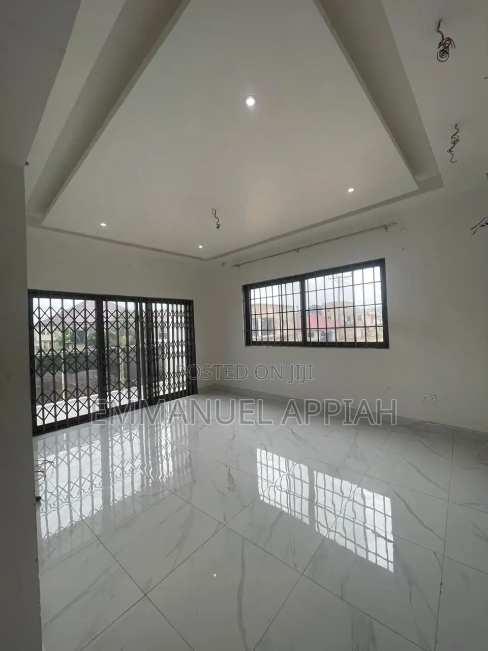 8bdrm House in Tetegu, Accra Metropolitan for sale