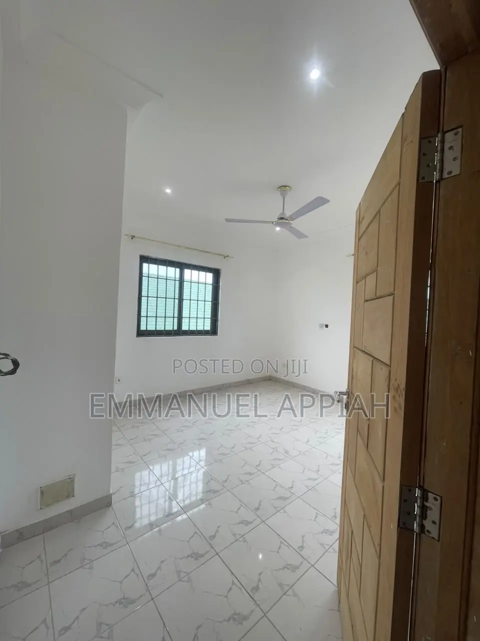 8bdrm House in Tetegu, Accra Metropolitan for sale