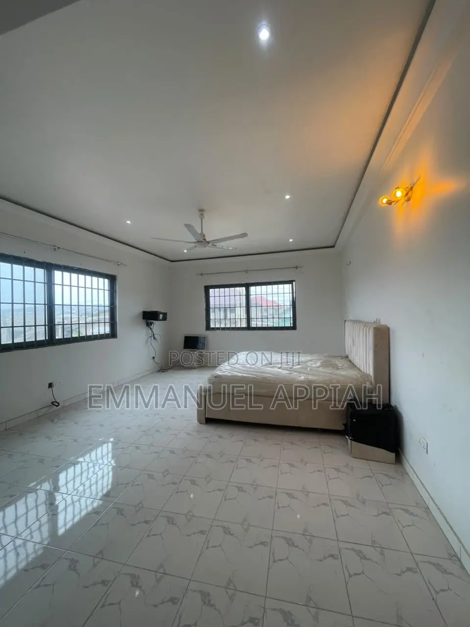 8bdrm House in Tetegu, Accra Metropolitan for sale