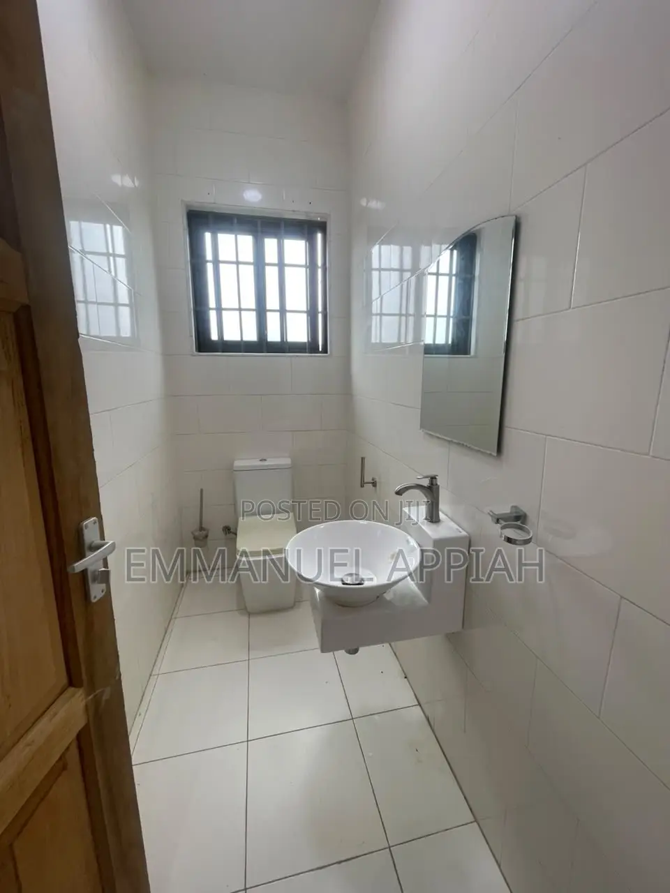 8bdrm House in Tetegu, Accra Metropolitan for sale