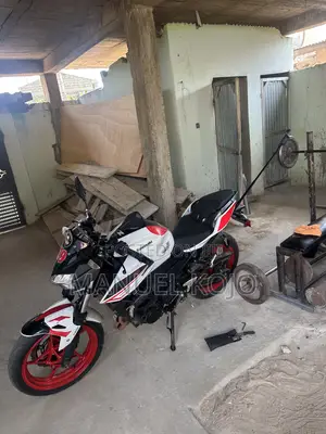 Kawasaki Z400 2022 White