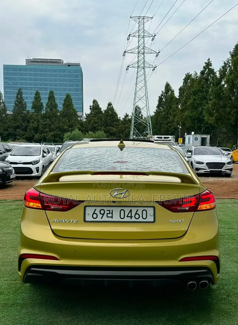Hyundai Avante 2017 Green