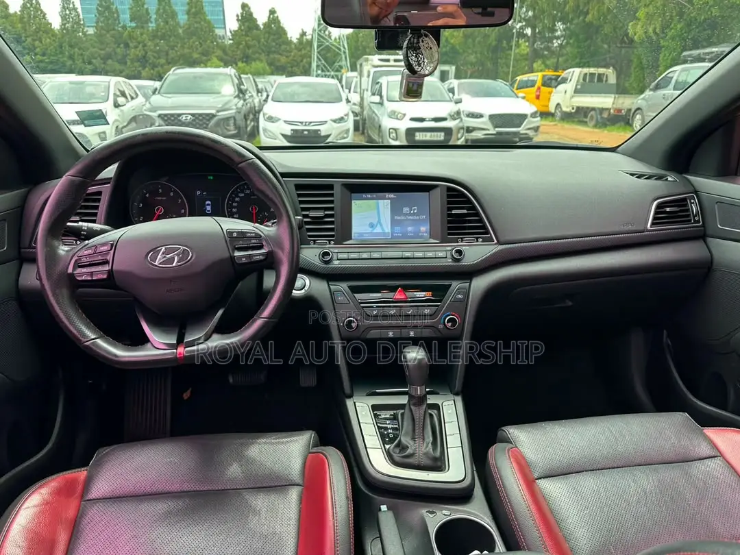 Hyundai Avante 2017 Green