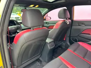 Hyundai Avante 2017 Green