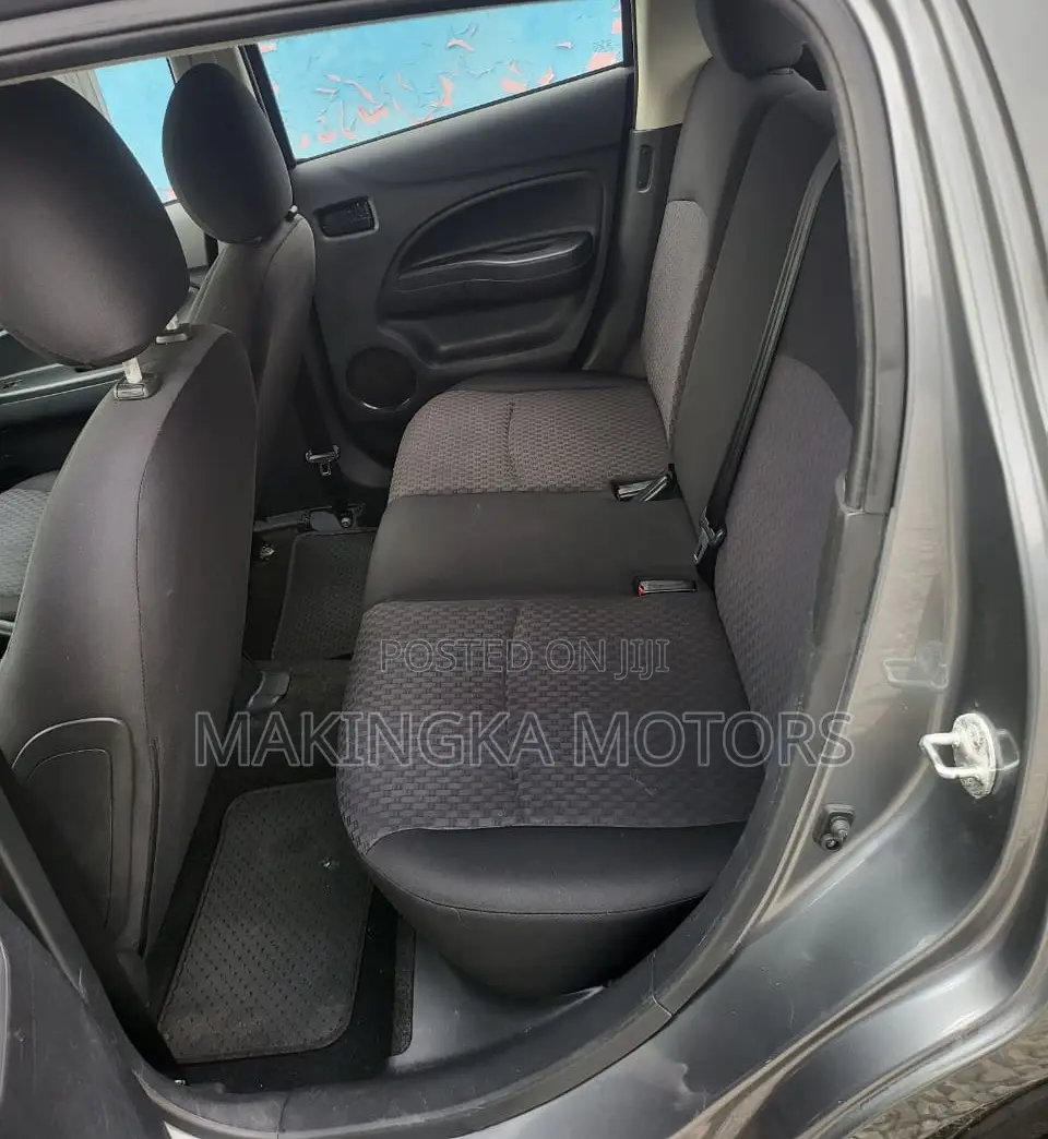 Mitsubishi Mirage LE 2019 Silver