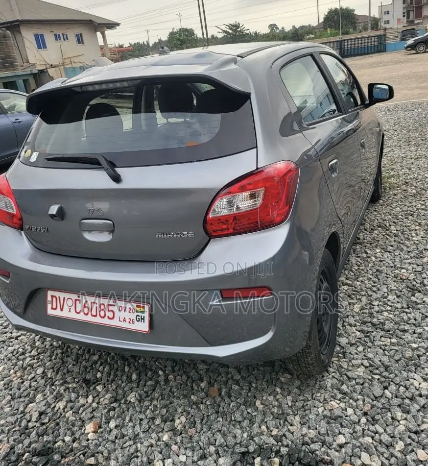 Mitsubishi Mirage LE 2019 Silver
