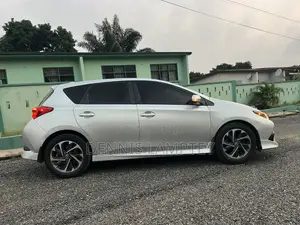 Toyota Corolla 2018 Silver