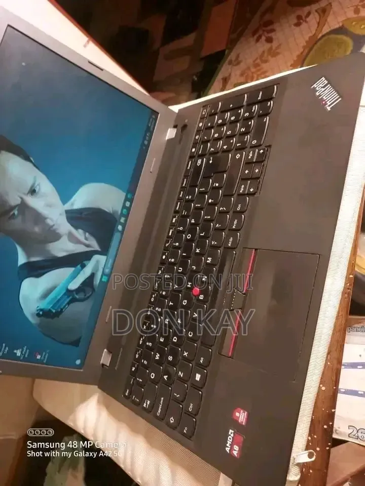 Laptop Lenovo G550 4GB AMD Ryzen 5 HDD+SSD 128GB
