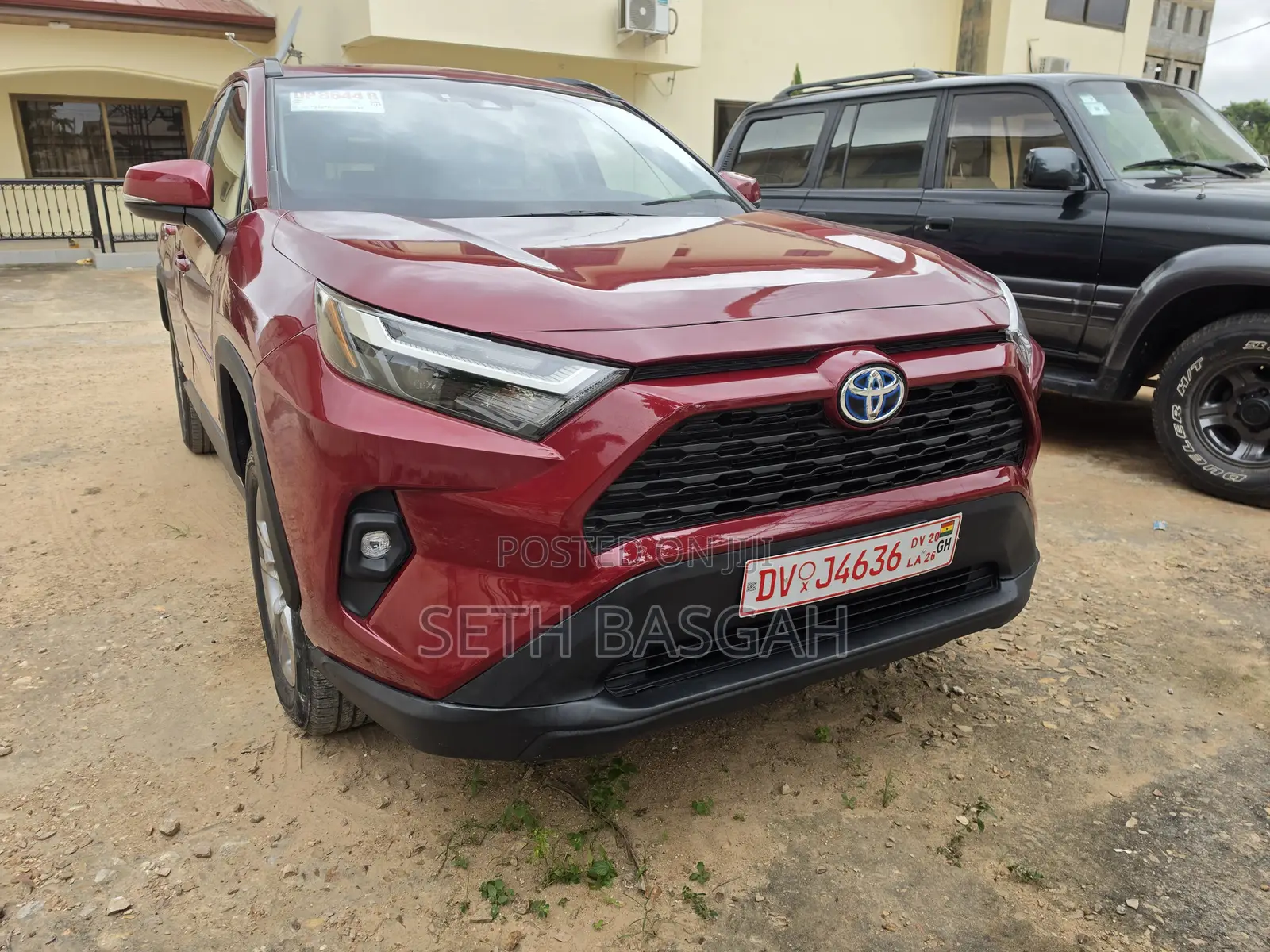 Toyota RAV4 XLE 2022 Maroon