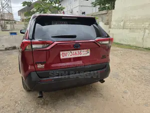 Toyota RAV4 XLE 2022 Maroon