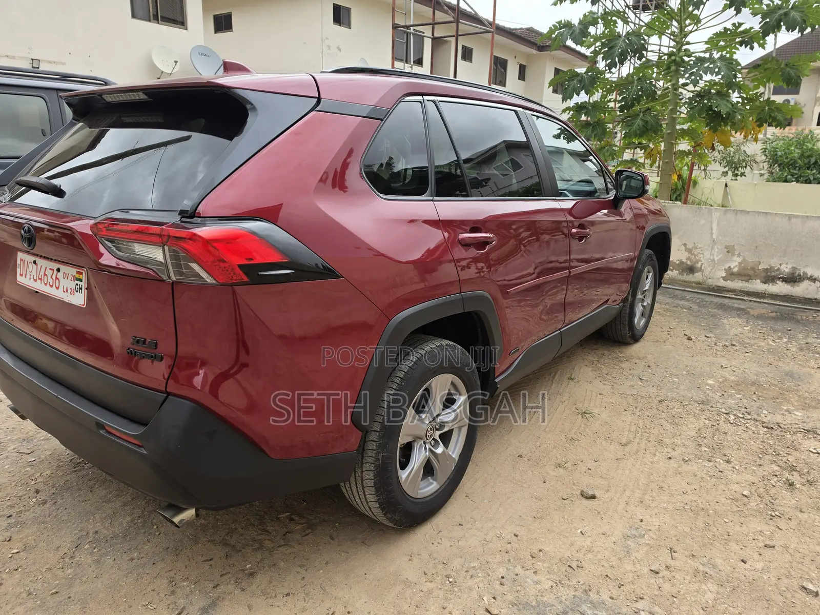 Toyota RAV4 XLE 2022 Maroon