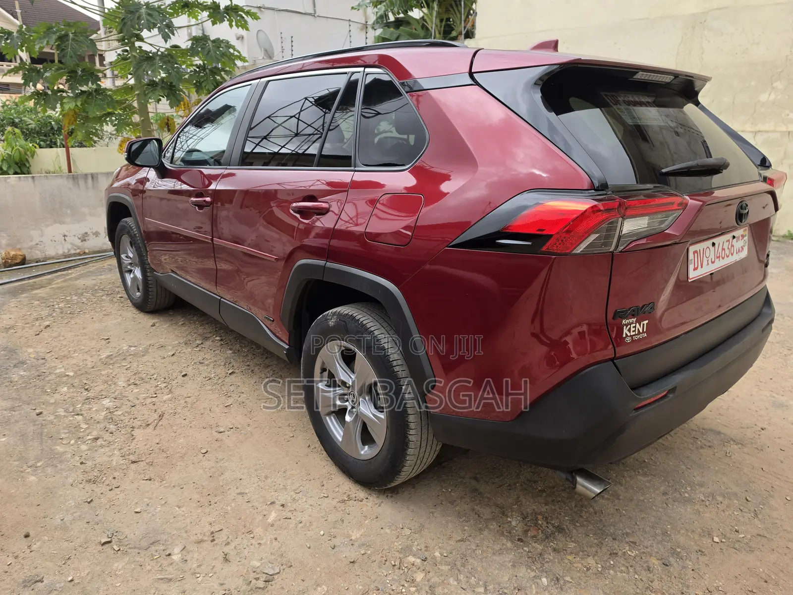 Toyota RAV4 XLE 2022 Maroon