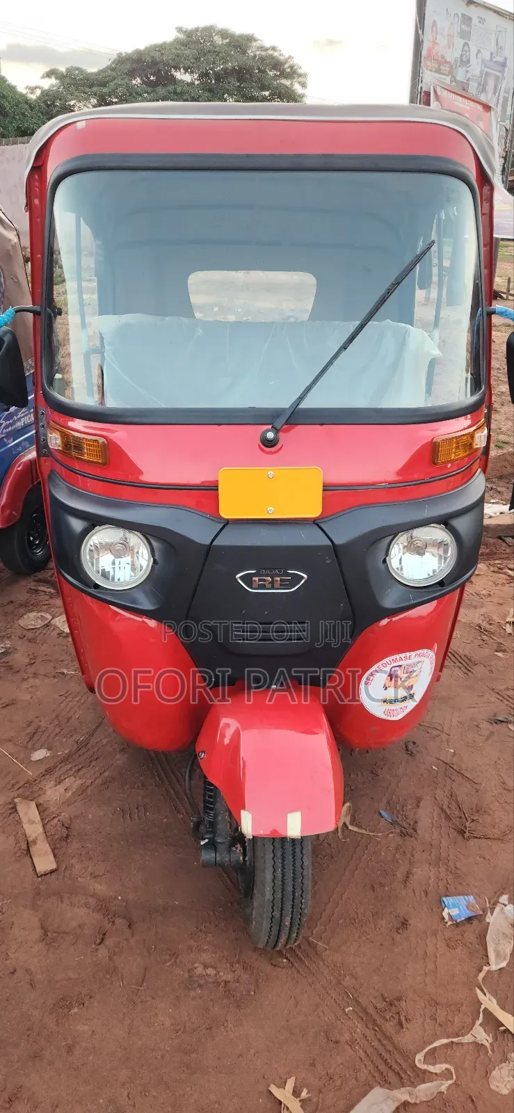 Bajaj RE 2026 Red