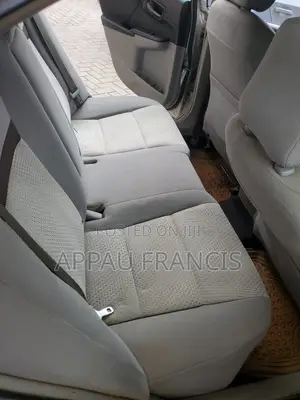 Toyota Camry LE 4dr Sedan (2.5L 4cyl 6A) 2012 Silver