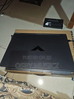 New Laptop HP Victus 15 16GB AMD Ryzen 7 SSD 1T