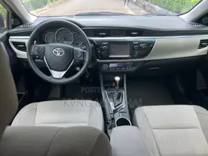 Toyota Corolla LE Eco 4dr Sedan (1.8L 4cyl CVT) 2015 Silver