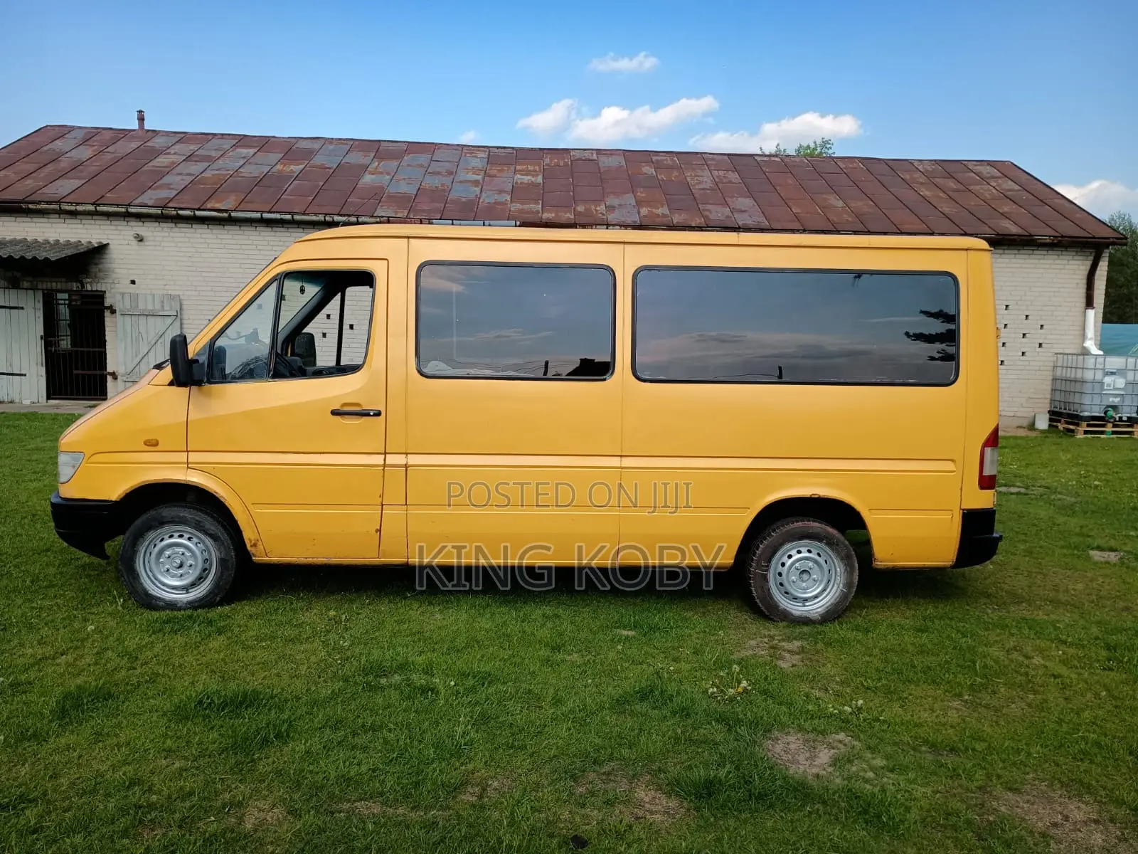Mercedes-Benz Sprinter 1998 Yellow