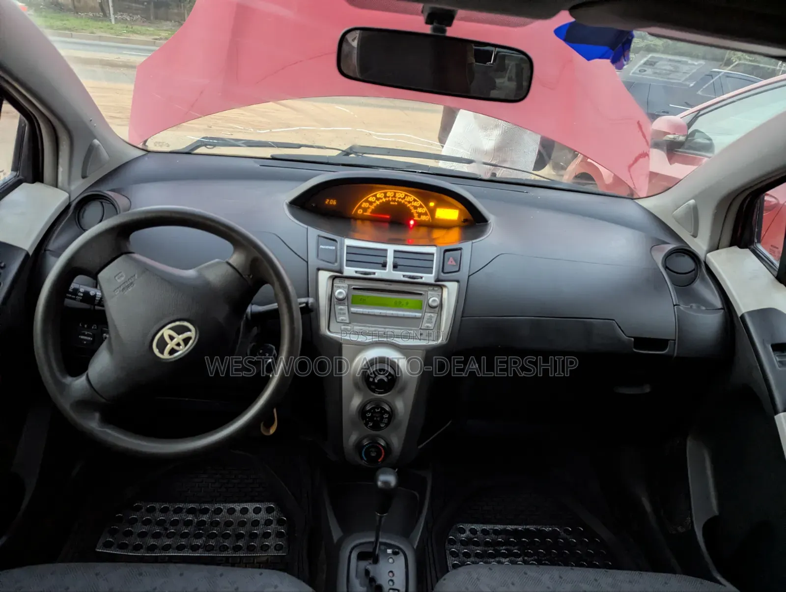 Toyota Vitz 1.5 FWD 5dr 2010 Red