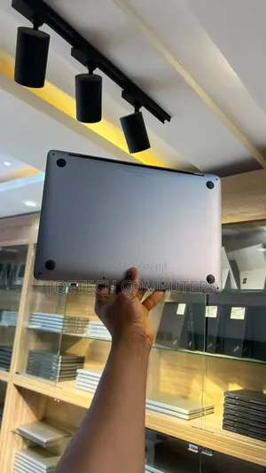 Laptop Apple MacBook Pro 2020 8GB Intel Core i5 SSD 256GB