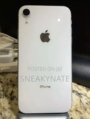 Apple iPhone XR 128 GB White