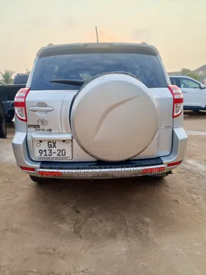 Toyota RAV4 2010 Silver