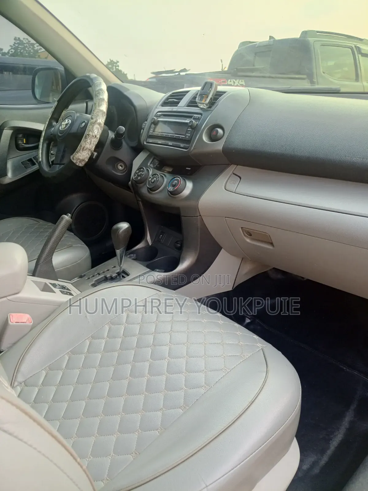 Toyota RAV4 2010 Silver