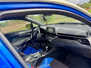 Toyota C-HR 2018 Blue