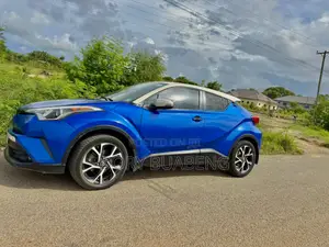 Toyota C-HR 2018 Blue