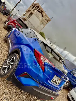 Toyota C-HR 2018 Blue