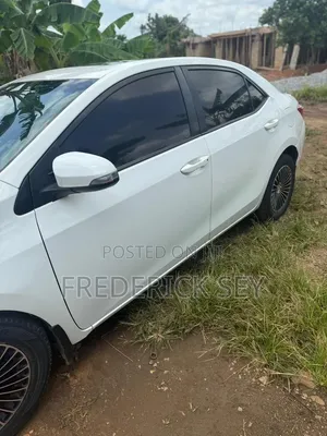 Toyota Corolla S 4dr Sedan (1.8L 4cyl CVT) 2016 White