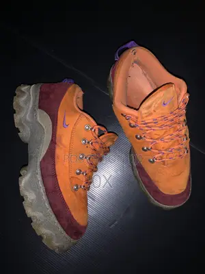 Nike Lahar Low