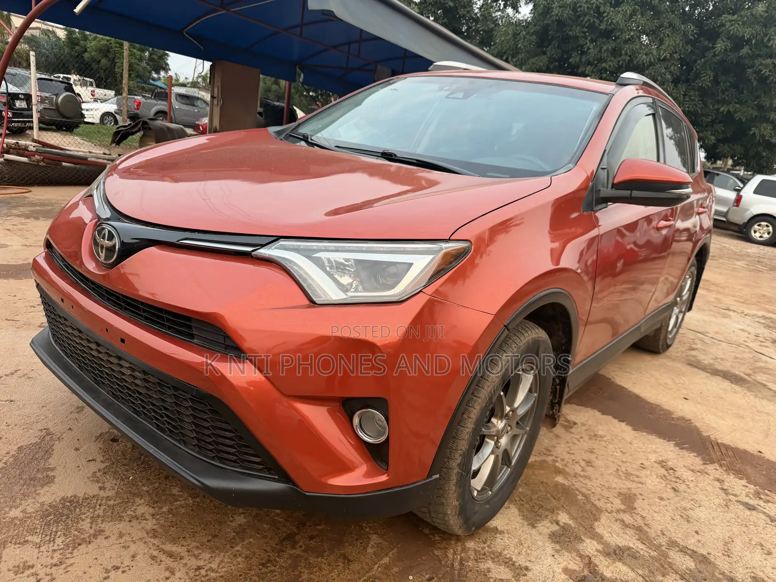 Toyota RAV4 SE 4dr SUV AWD (2.5L 4cyl 6A) 2018 Orange