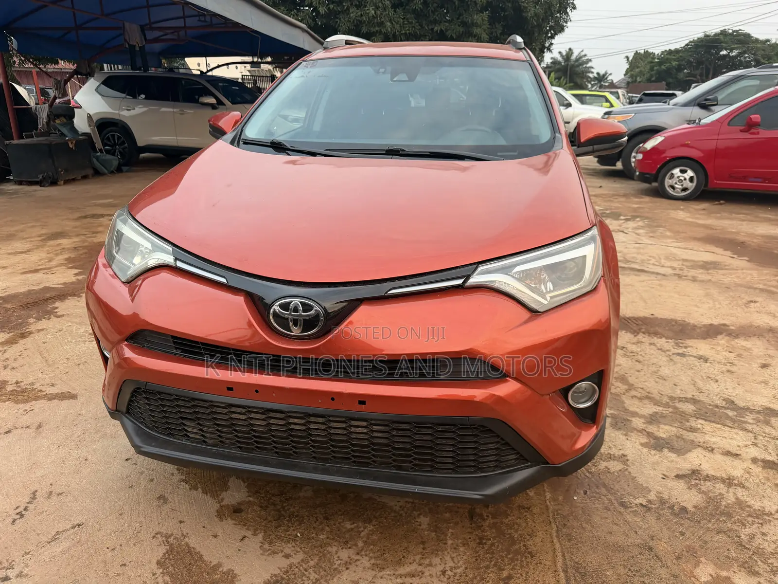 Toyota RAV4 SE 4dr SUV AWD (2.5L 4cyl 6A) 2018 Orange