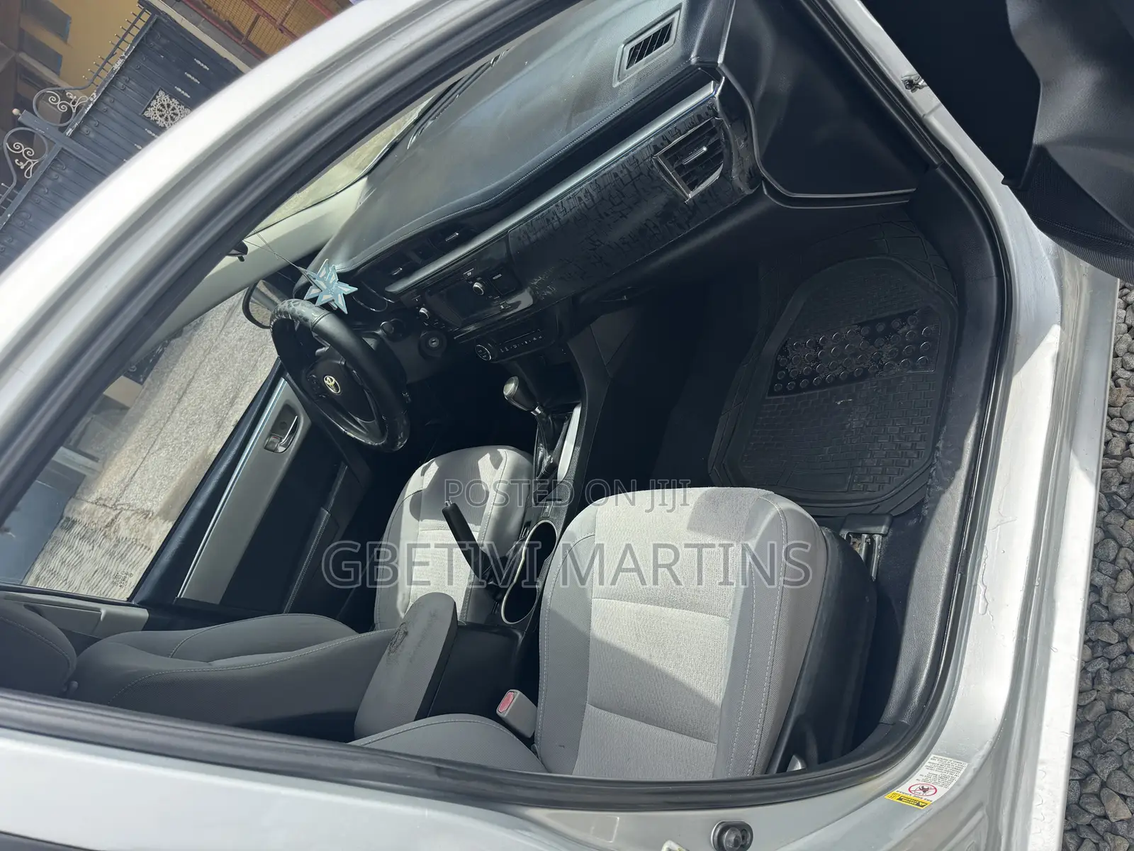 Toyota Corolla 2015 Silver