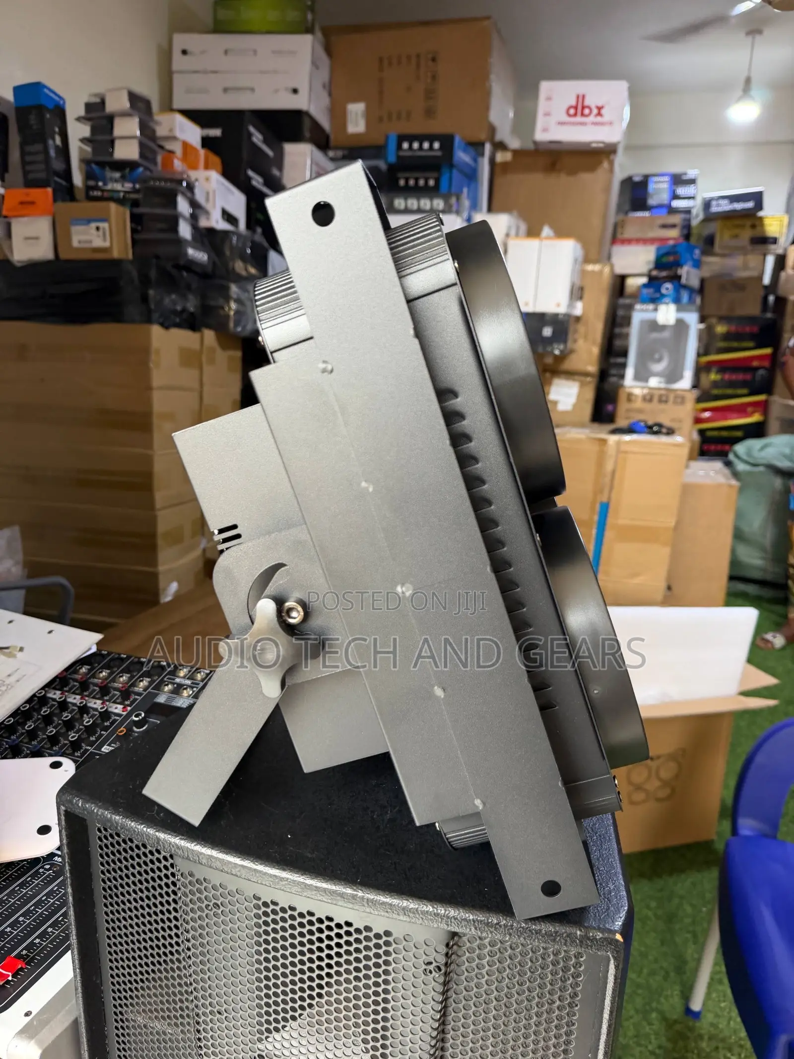 Prolumen 400 Watts COB Blinder Light